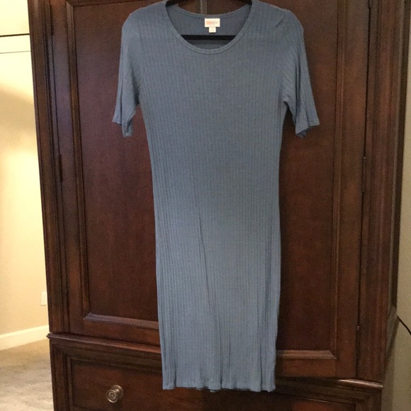 LuLaRoe Julia - Picture 1 of 3